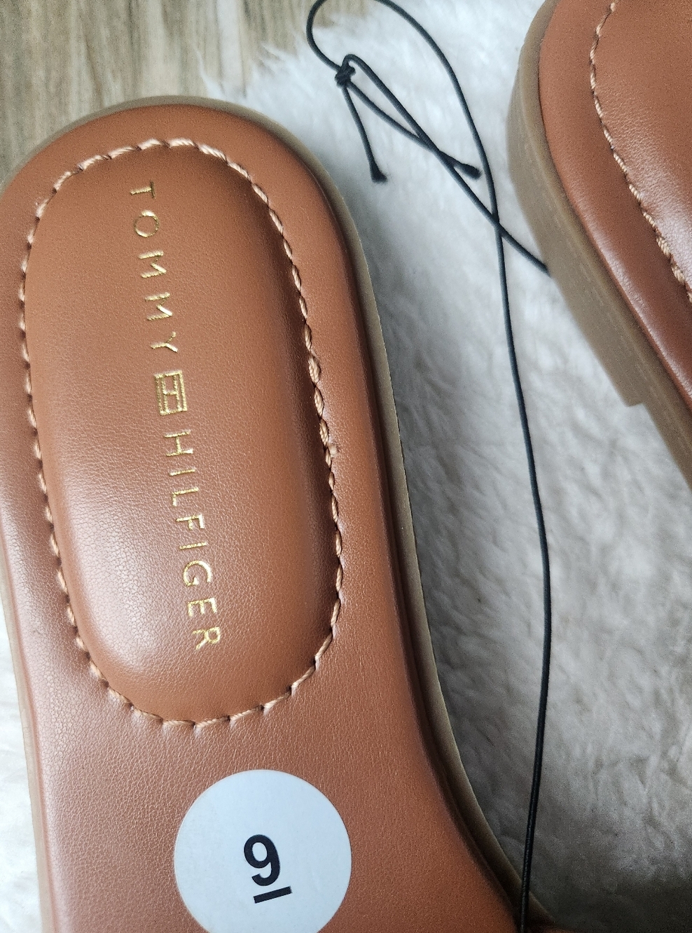 New Tommy Hilfiger Sandals - Picture 3 of 5
